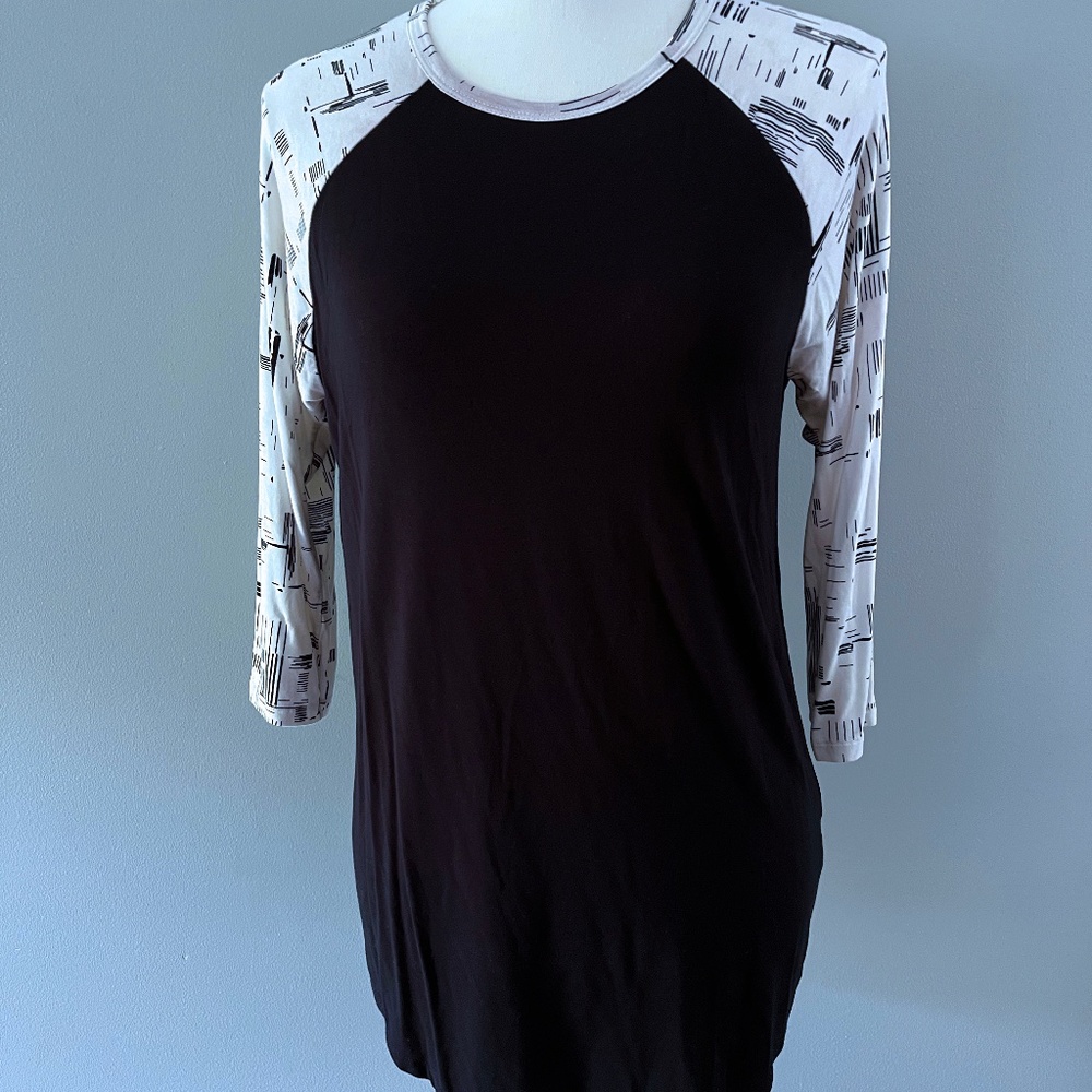 LuLaRoe Randy Black with White Lines Size Small